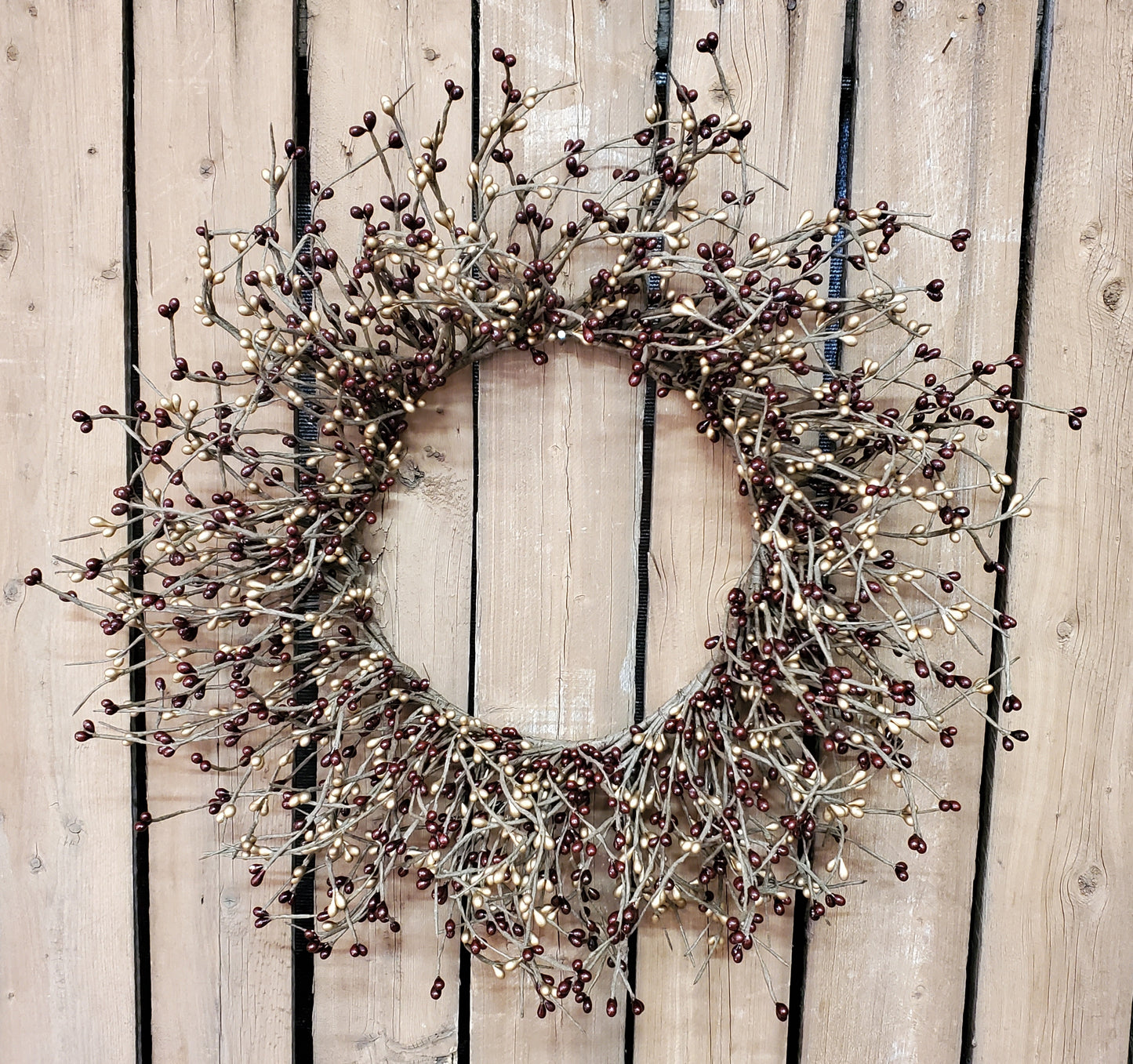 Berrie and Shimmering Gold Wreath